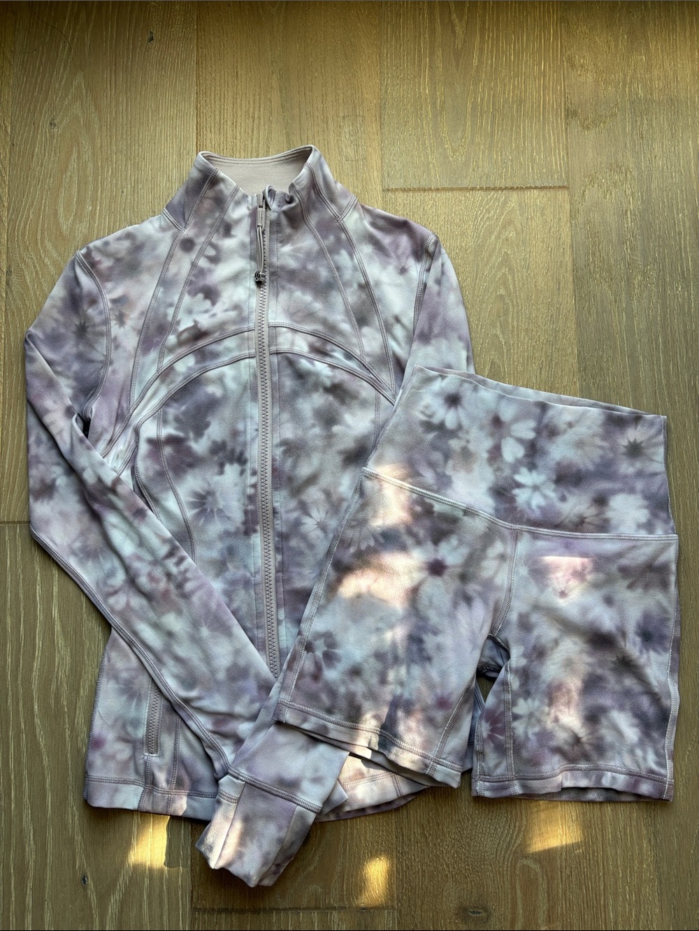 Women’s Lululemon Tie-Dye Lavender Zip Jacket and Shorts Define Set